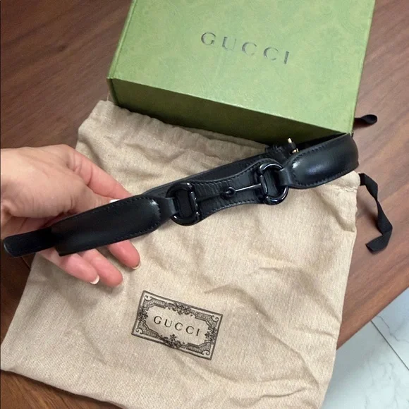 Gucci Black Leather horsbit Belt with Gold Buckle - Picture 5 of 6